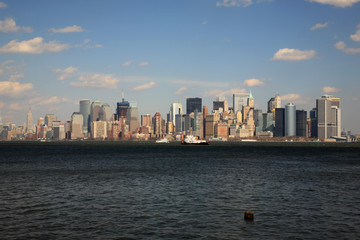 Obraz premium Over the River Hudson to Manhattan