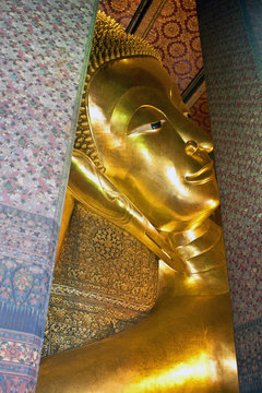 Giant image of reclinig Buddha in a complex of temple Wat Pho