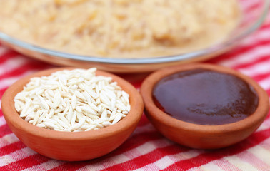 Date molasses with vermicelli payesh