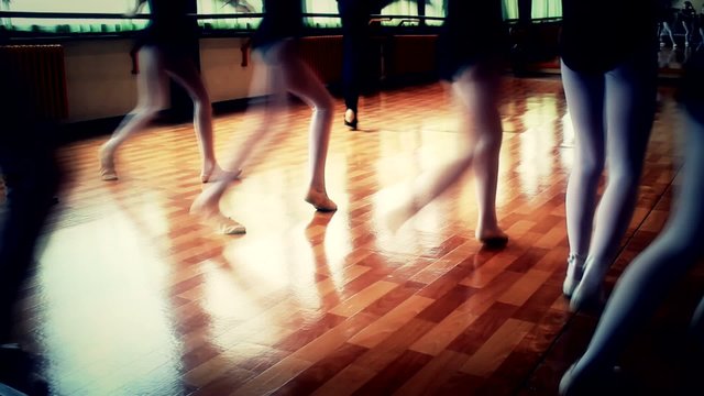 modern ballet little girls exercise