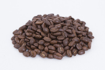 roasted coffee beans .