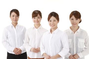 四人の若い女性