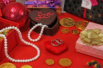 Obraz na płótnie Canvas jewelry for valentines day