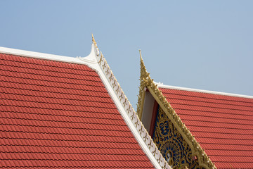 Fototapeta na wymiar red roof of the temple