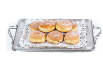 Krapfen auf Silbertablett