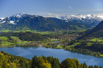 Obraz na płótnie Canvas panorama landscape in Bavaria with alps mountains