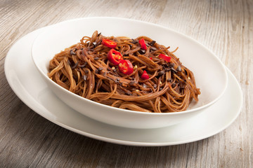 spaghetti cioccolato e peperoncino
