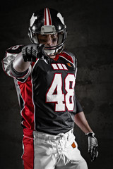 American footballer pointing at you © guerrieroale