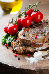 Grilled steak and asparagus