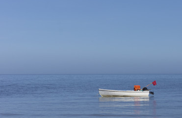 Naklejka premium Fischerboot auf der Ostsee bei Schönberger Strand