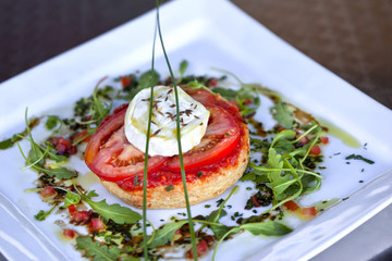Tarte feuilletée à la tomate et au fromage de chèvre