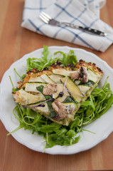 Gesunde Pizza mit Gemüse