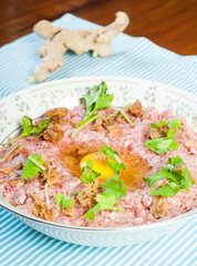 ground beef with egg and coriander