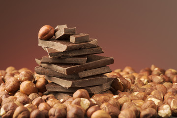 Schokolade mit Nüssen