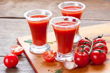 tomato juice, tomatoes and spices