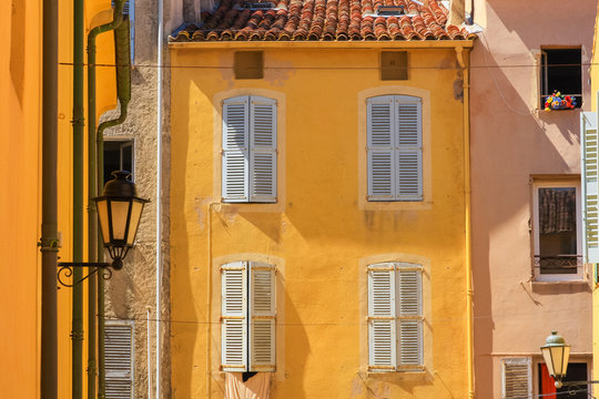 Traditional houses,  St. Tropez, Cote d'Azur, France.