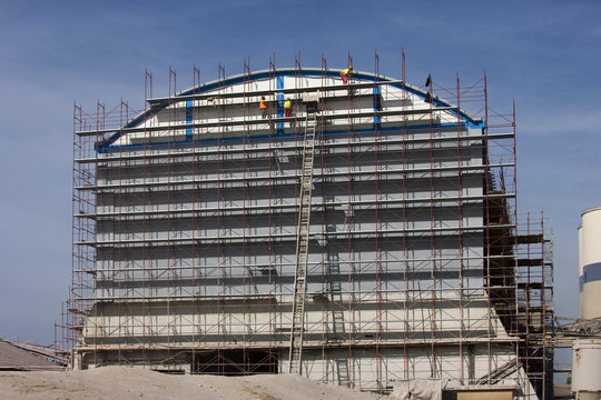 Metal scaffolding for reconstruction of hall in cement factory