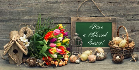 Foto op Canvas vintage easter decoration with eggs and tulip flowers © LiliGraphie