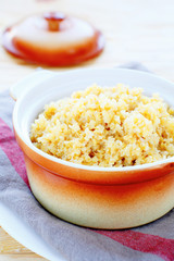 cooked bulgur in pot