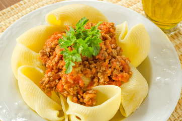 Lumaconi al ragù, cucina italiana