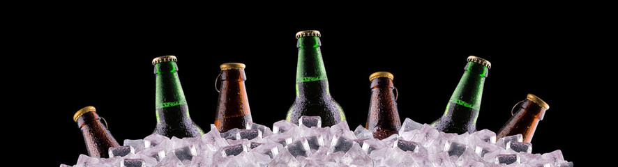 Flaschen Bier auf Eis