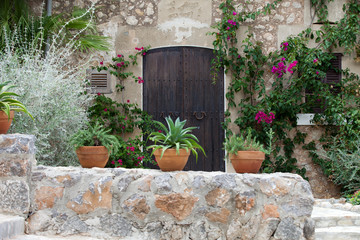 Fototapeta na wymiar street in spanish village Valldemossa, Mallorca