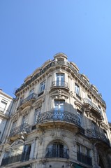 Fototapeta na wymiar Budowanie w Montpellier