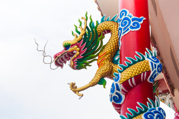 Fototapeta na wymiar Kolorowe chiński smok