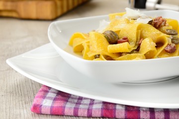 Piatto di pappardelle  con le fave