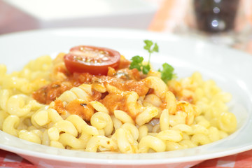 serpentines à la sauce tomate