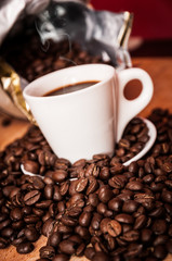 Caffè espresso caldo e fumante