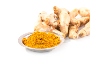turmeric powder with fresh turmeric root