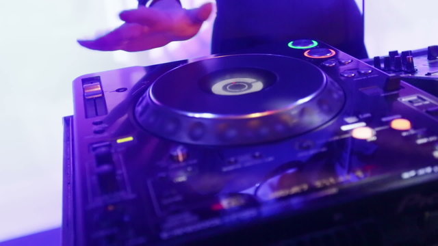 DJ mixer