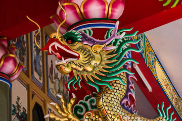 dragon statue 