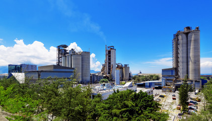 Cement Plant at day - 61090646