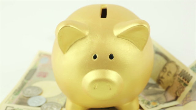 金のブタの貯金箱