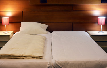 Seeking for a partner double bed single sheets