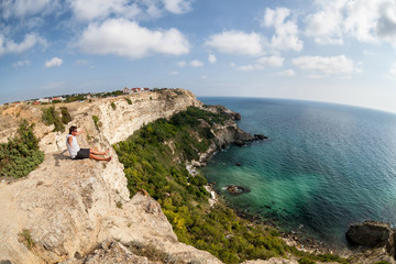 Fototapeta na wymiar Scenic views of the sea from the cliff