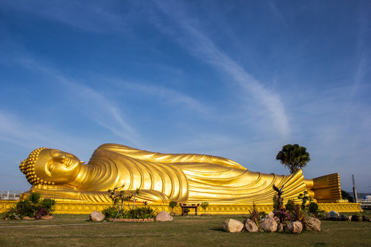 Reclining Buddha with blue sky