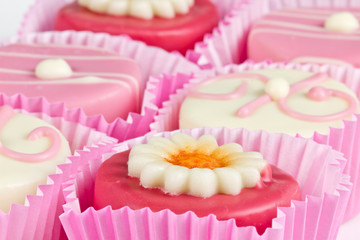 pinke petit fours