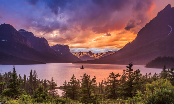 Beautiful sunset at St. Mary Lake in Glacier national park