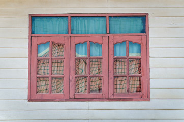 Fototapeta na wymiar Old wood window