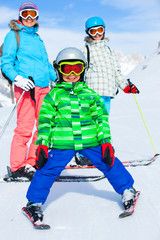 Fototapeta na wymiar Ski, winter, snow, skiers