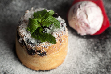 decorated cup cakes and ice