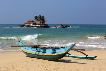 Fototapeta na wymiar Tradycyjnych łodzi rybackich Sri Lanka
