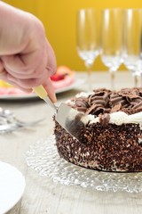 Torta panna e cioccolato farcita