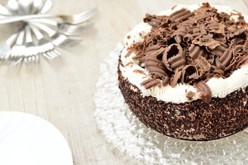 Torta panna e cioccolato farcita