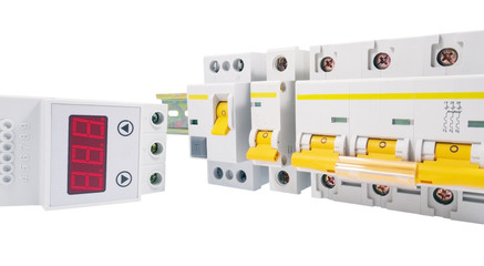 Automatic circuit breaker