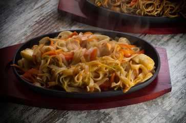 Thai noodles with seafood