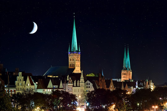 L&uuml;beck bei Nacht
